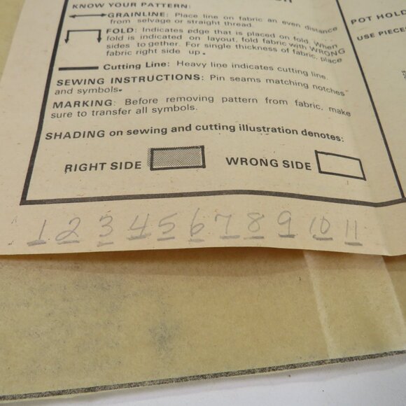 Butterick 4147 Clothing Pattern UNCUT Kitchen Apron, Mitt, Toaster Cover, etc - Picture 5 of 7